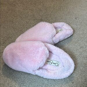 Jessica Simpson Pink Fuzzy Slippers